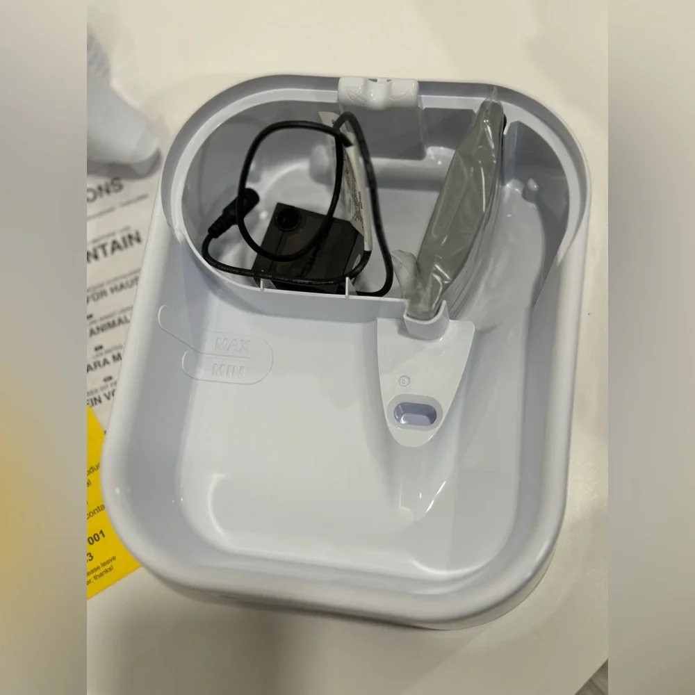ITEM IS NOT AVAILABLE!! Cat Mate White Pet Fountain. Cats & small dogs.
